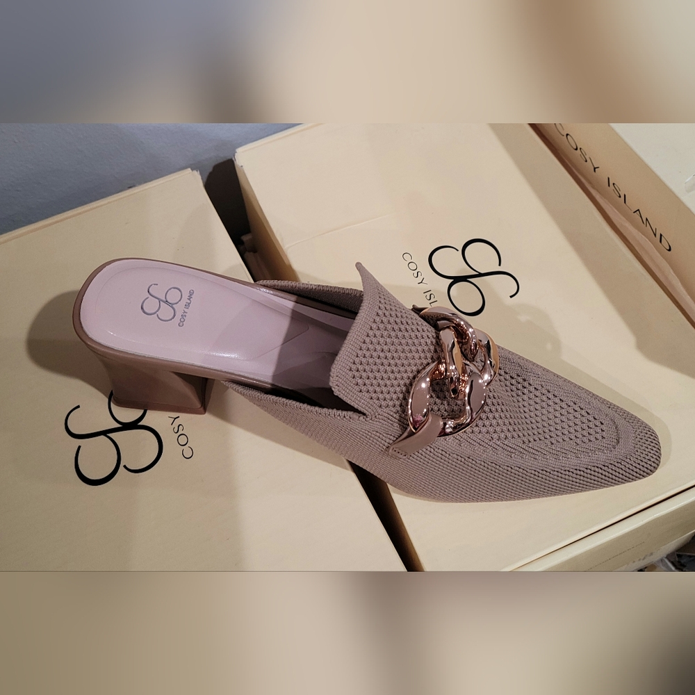 Cosy Island Tan Knit Slip-On Mules with Rose Gold Chain